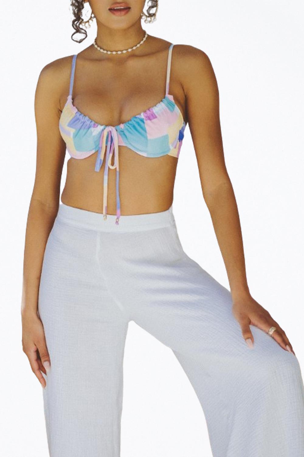 Бикини-топ Kylie Retro Ribbed на косточках в пастельных тонах SOAH, цвет pastel shapes
Бикини-топ Kylie Retro Ribbed на косточках в пастельных тонах SOAH, цвет pastel shapes