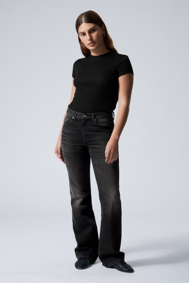 Джинсы Moon средней посадки с завышенной талией Weekday, черный
Джинсы Moon средней посадки с завышенной талией Weekday, черный