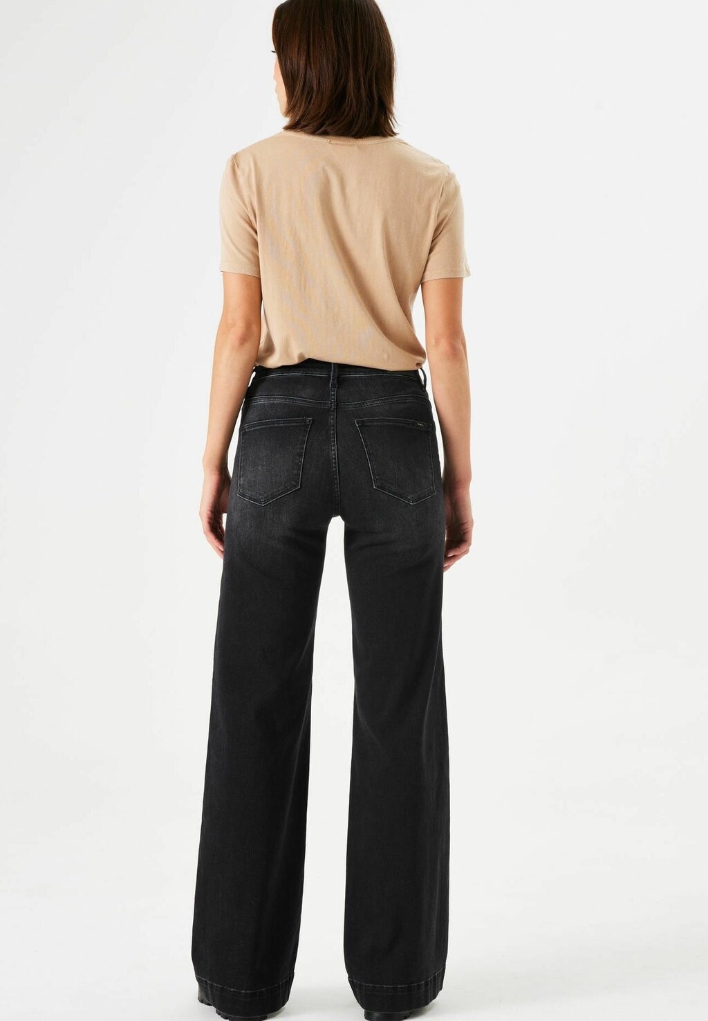 Расклешенные джинсы 249 CELIA WIDE Garcia, серый деним
Расклешенные джинсы 249 CELIA WIDE Garcia, серый деним