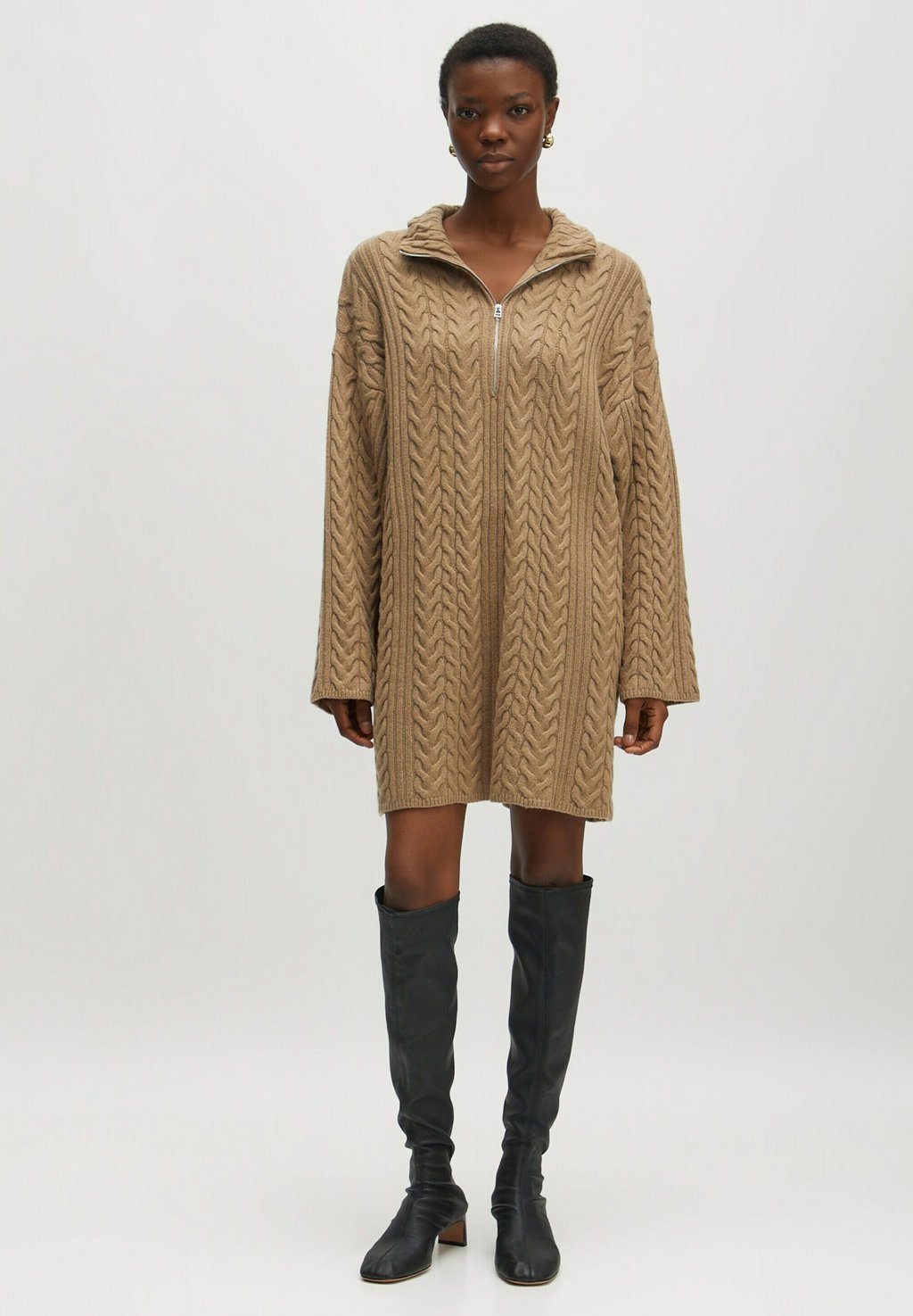 Платье-джемпер EDITED, коричневый
Платье-джемпер EDITED, коричневый