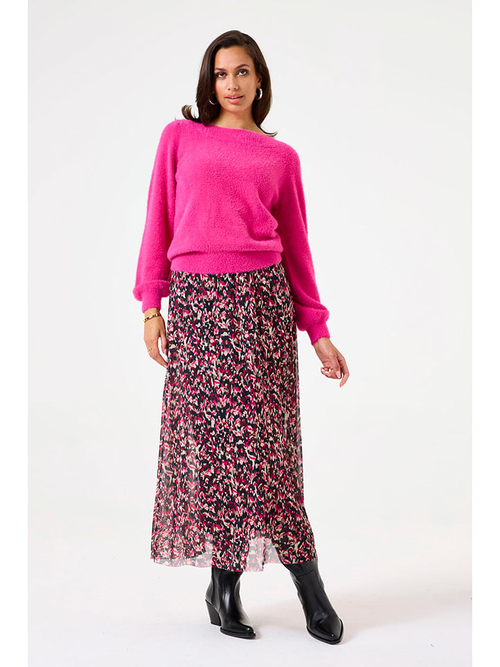 Розовый свитер Garcia
Розовый свитер Garcia