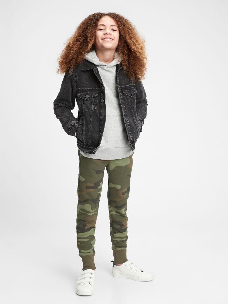 Детские флисовые спортивные штаны с логотипом в армейском стиле. Gap, зеленый
Детские флисовые спортивные штаны с логотипом в армейском стиле. Gap, зеленый