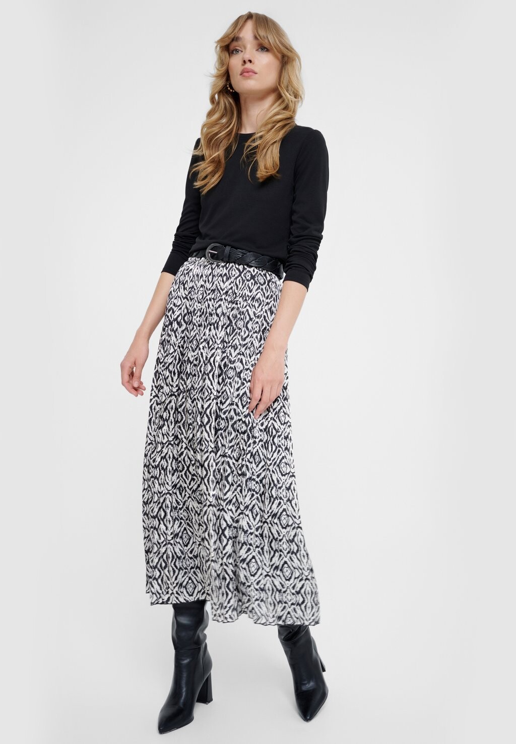 Юбка А-силуэта Greenpoint, черный
Юбка А-силуэта Greenpoint, черный