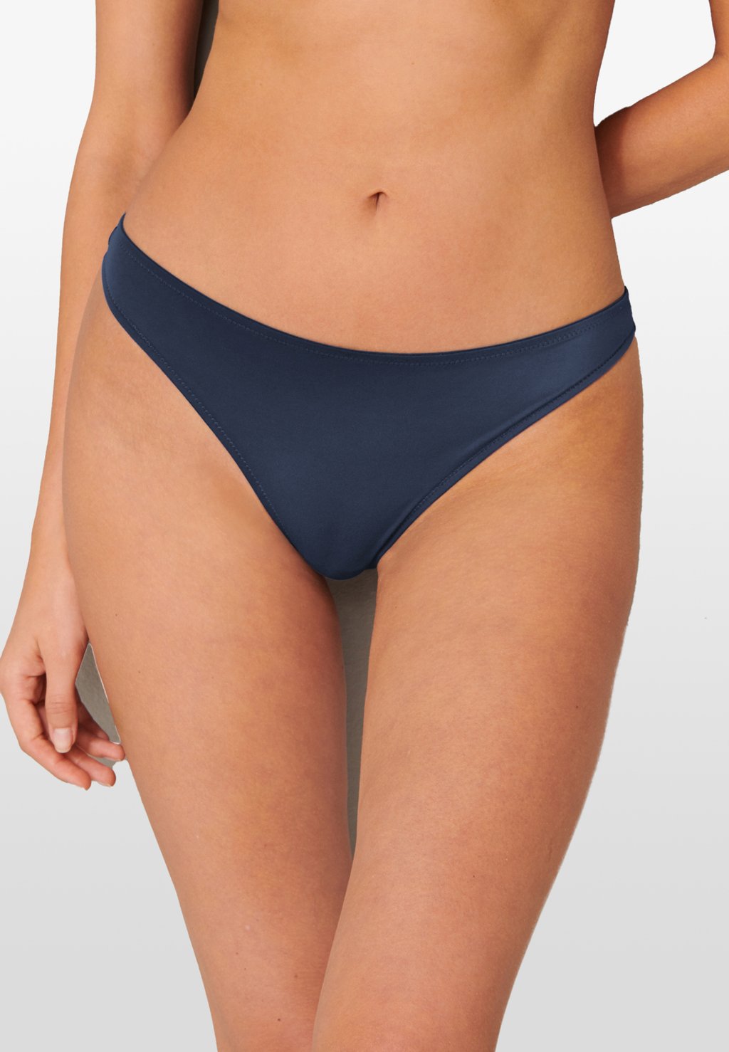 Стринги 2-PACK INVISIBLE Schiesser, темно-синий
Стринги 2-PACK INVISIBLE Schiesser, темно-синий