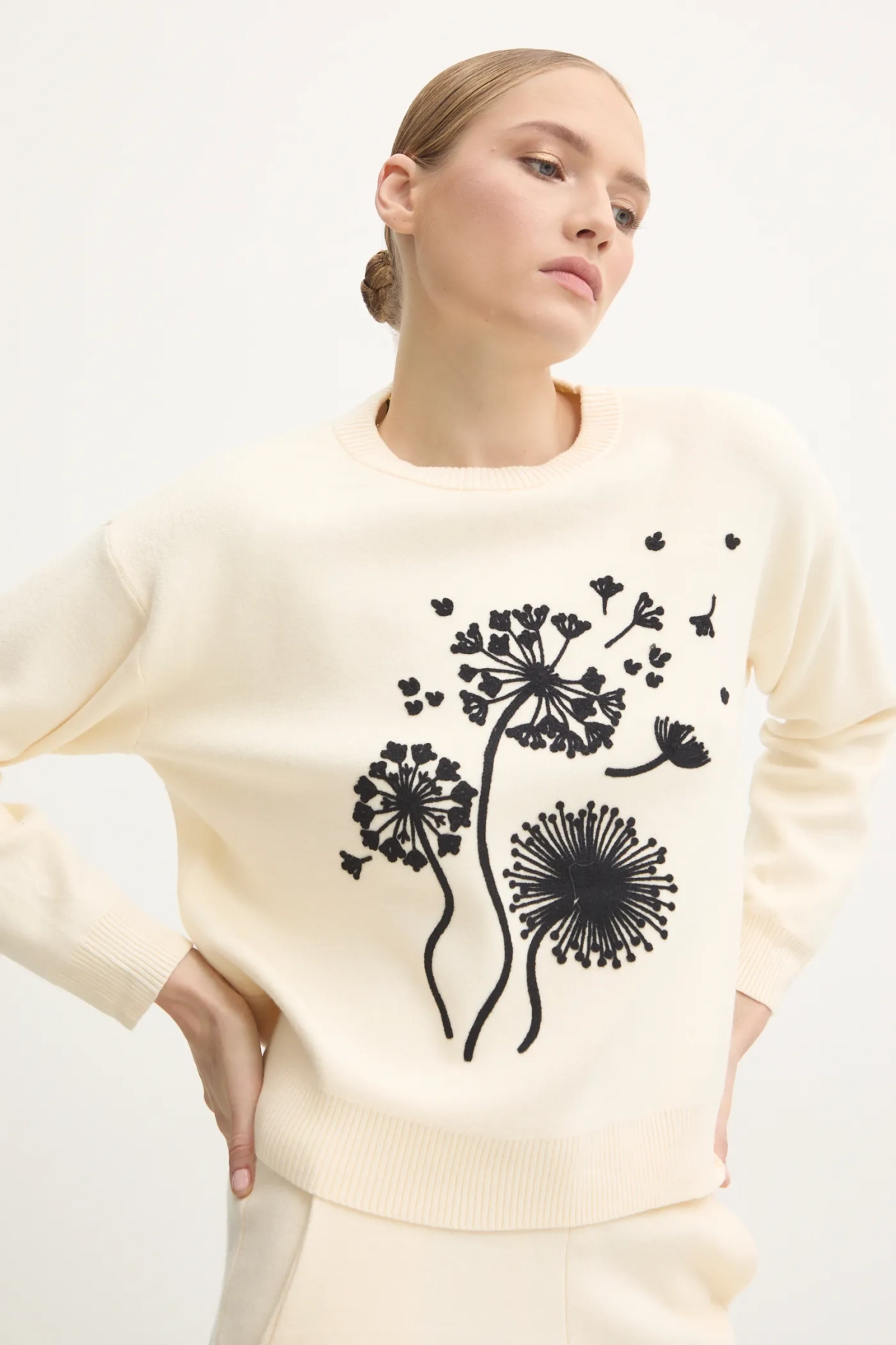 Свитер Answear Lab, бежевый
Свитер Answear Lab, бежевый