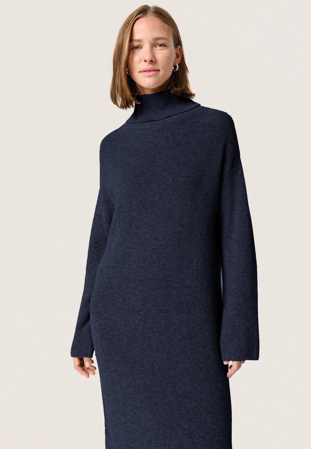 Платье-джемпер Soaked in Luxury, темно-синий
Платье-джемпер Soaked in Luxury, темно-синий