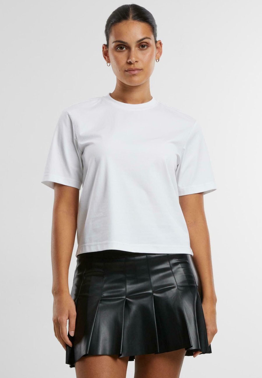 Футболка Urban Classics SORONA, White, Белый, Футболка Urban Classics SORONA, White
Футболка Urban Classics SORONA, White, Белый, Футболка Urban Classics SORONA, White