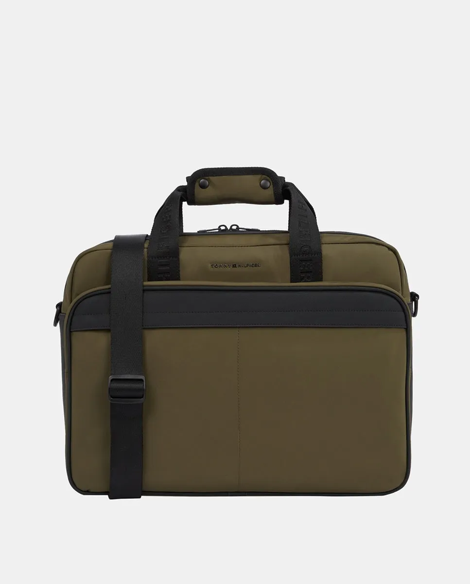 Мужской портфель из переработанного полиэстера с логотипом спереди Tommy Hilfiger, цвет Verde Militar
Мужской портфель из переработанного полиэстера с логотипом спереди Tommy Hilfiger, цвет Verde Militar