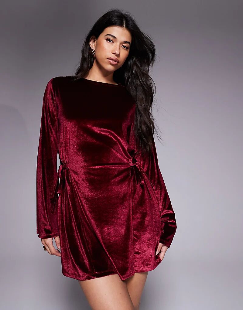 Бархатное мини-платье ASOS DESIGN с расклешенными рукавами и завязкой бордового цвета
Бархатное мини-платье ASOS DESIGN с расклешенными рукавами и завязкой бордового цвета