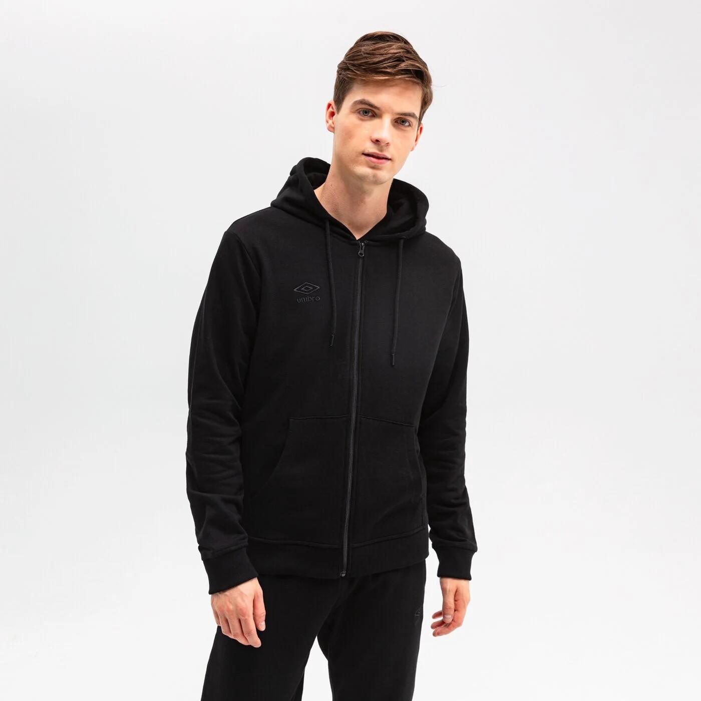 Толстовка Umbro Gallo II с капюшоном, черный
Толстовка Umbro Gallo II с капюшоном, черный