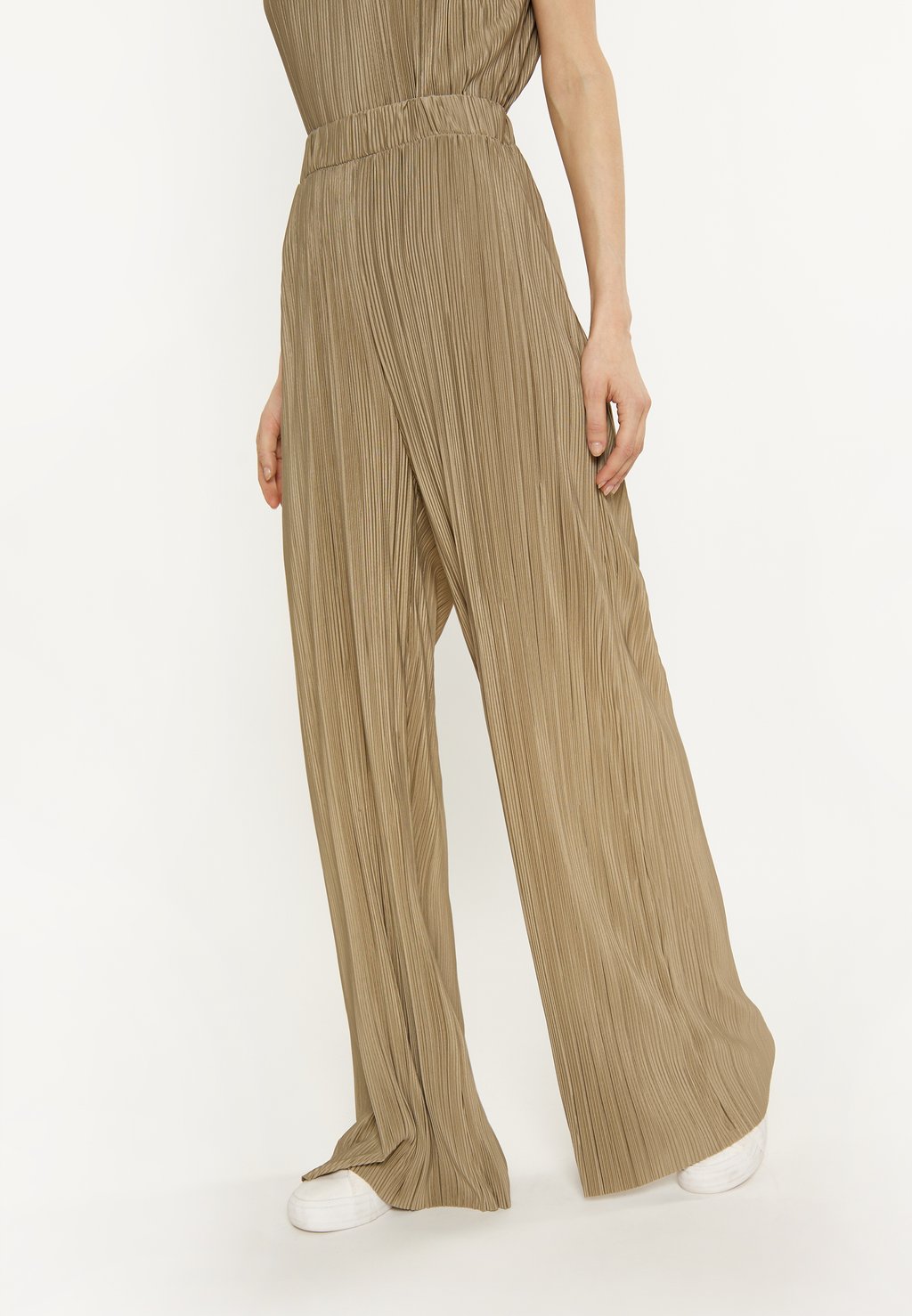 Брюки usha, оливковый
Брюки usha, оливковый