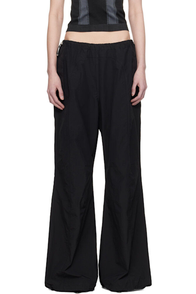 SSENSE Эксклюзивные черные брюки-парашют из мятого нейлона MISBHV
SSENSE Эксклюзивные черные брюки-парашют из мятого нейлона MISBHV