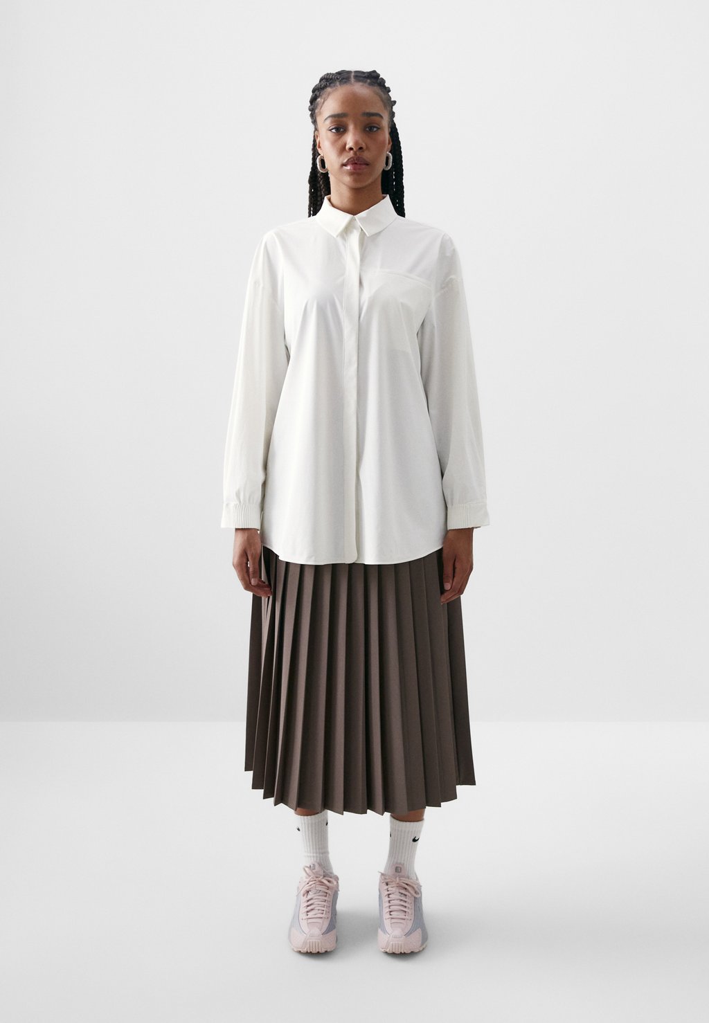 Блузка на пуговицах Nike Sportswear, молочный
Блузка на пуговицах Nike Sportswear, молочный