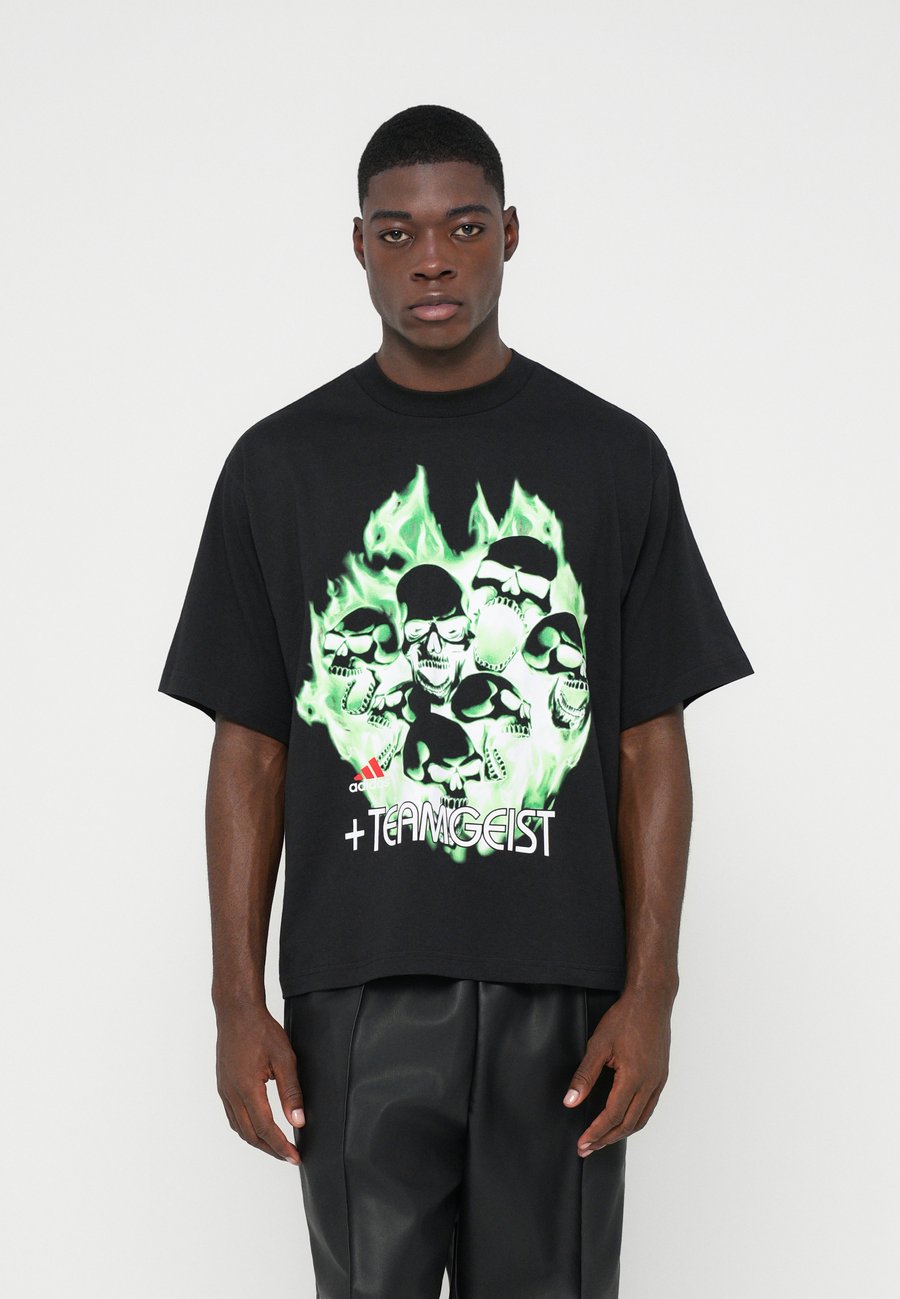 Футболка Adidas Originals ILLUSTRATED TEE UNISEX, Black, Черный, Футболка Adidas Originals ILLUSTRATED TEE UNISEX, Black
Футболка Adidas Originals ILLUSTRATED TEE UNISEX, Black, Черный, Футболка Adidas Originals ILLUSTRATED TEE UNISEX, Black