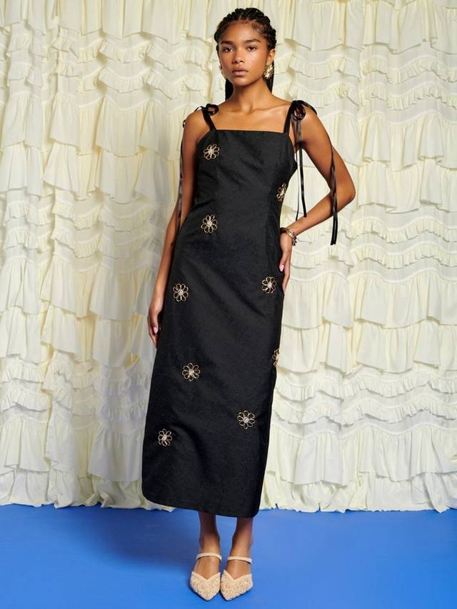 Джемперный миди-платье с цветочной отделкой Sister Jane, Black
Джемперный миди-платье с цветочной отделкой Sister Jane, Black