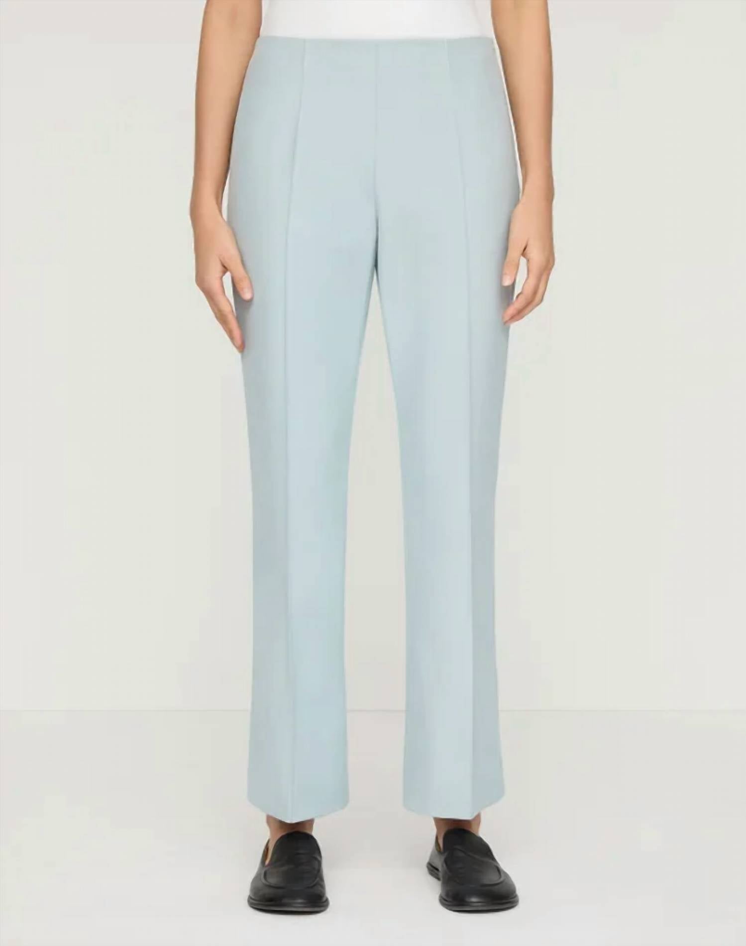 Технострейч твиловые расклешенные брюки Vesey в пыльно-голубом цвете Lafayette 148
Технострейч твиловые расклешенные брюки Vesey в пыльно-голубом цвете Lafayette 148