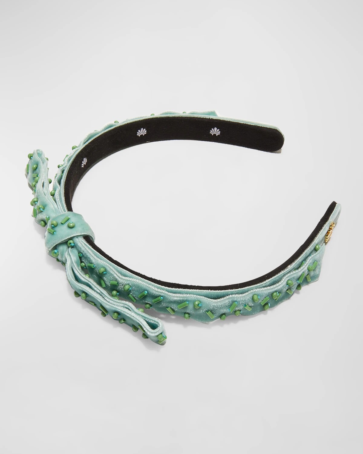 Бархатная повязка на голову Bardot с бисером Lele Sadoughi, цвет Turquoise 400
Бархатная повязка на голову Bardot с бисером Lele Sadoughi, цвет Turquoise 400