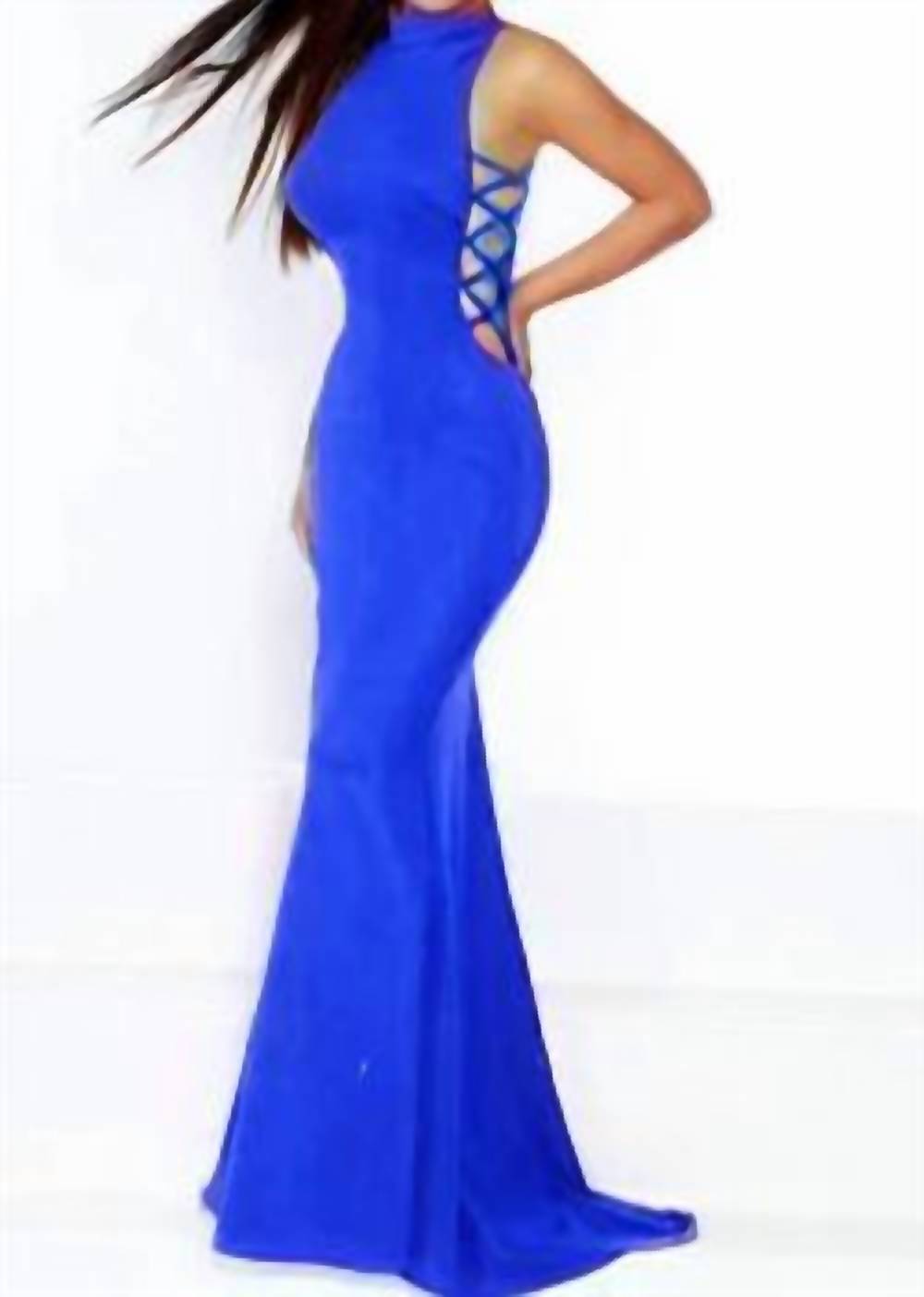 Платье Jasz Couture с высоким воротом и вырезами в королевском цвете, цвет royal
Платье Jasz Couture с высоким воротом и вырезами в королевском цвете, цвет royal