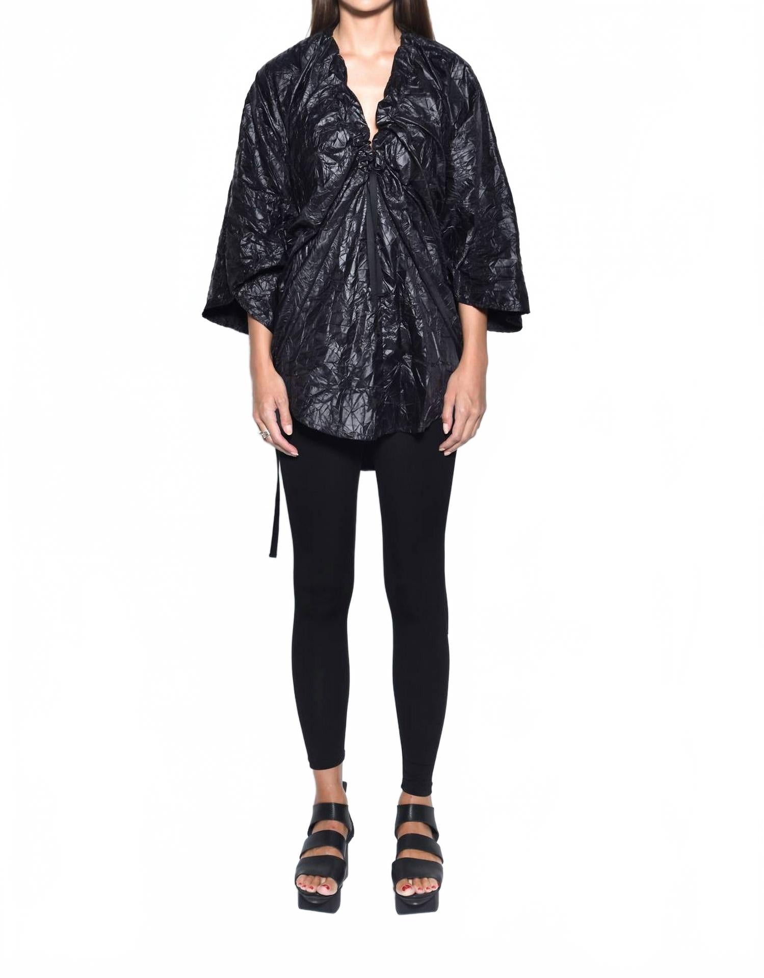 Женская туника Mykonos черного цвета Simply Mila
Женская туника Mykonos черного цвета Simply Mila