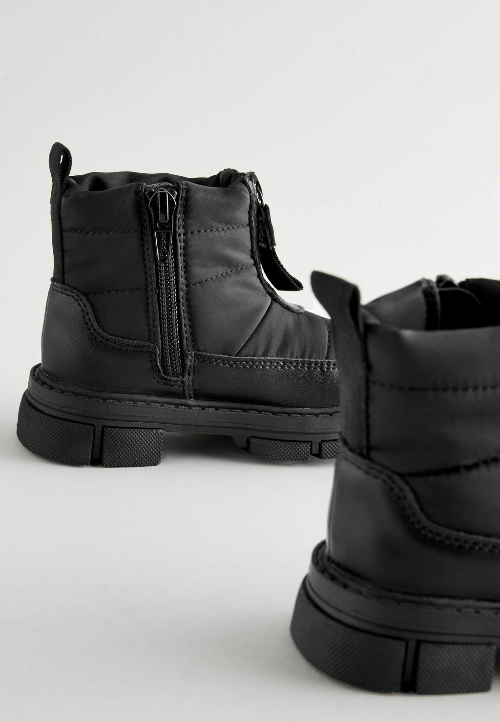 Зимние сапоги CHUNKY QUILTED ZIP FRONT REGULAR FIT Next, черный
Зимние сапоги CHUNKY QUILTED ZIP FRONT REGULAR FIT Next, черный