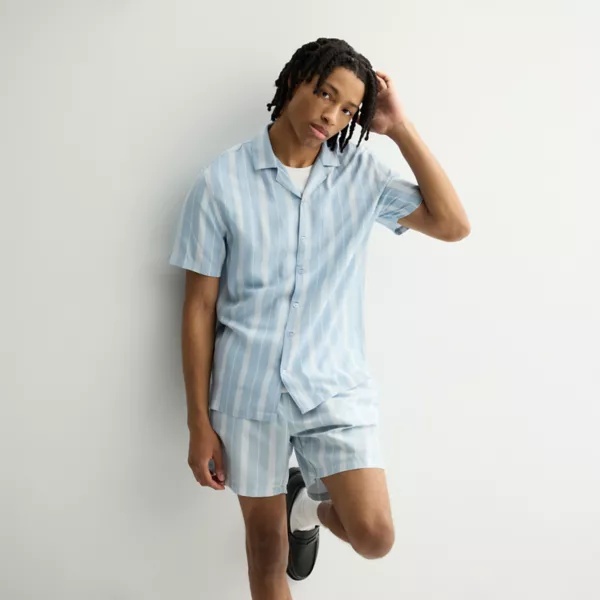 Мужская рубашка в стиле кэмп с фактурной тканью Retrofit, цвет slate blue 
Мужская рубашка в стиле кэмп с фактурной тканью Retrofit, цвет slate blue