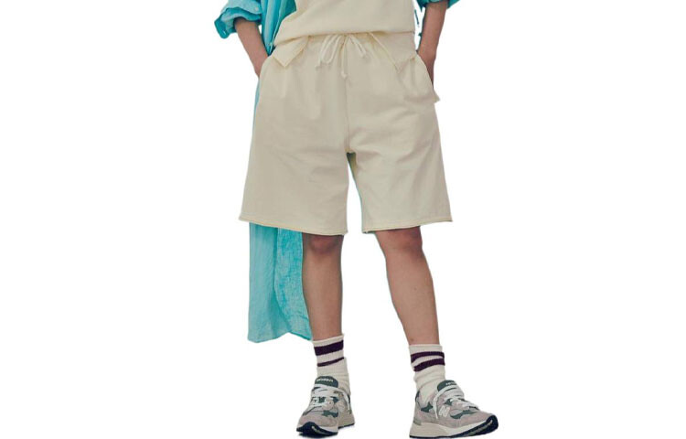 Повседневные шорты мужские белые New Balance, белый
Повседневные шорты мужские белые New Balance, белый