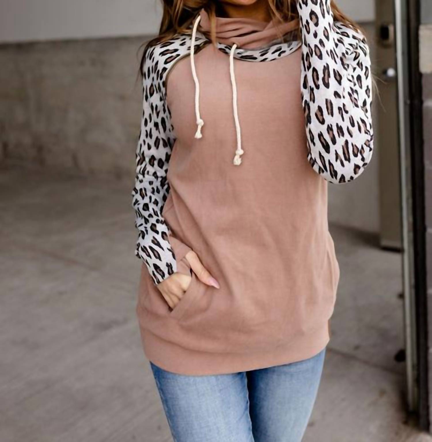 Двойной худи Meow в цвете мокко AMPERSAND AVE, мокко
Двойной худи Meow в цвете мокко AMPERSAND AVE, мокко