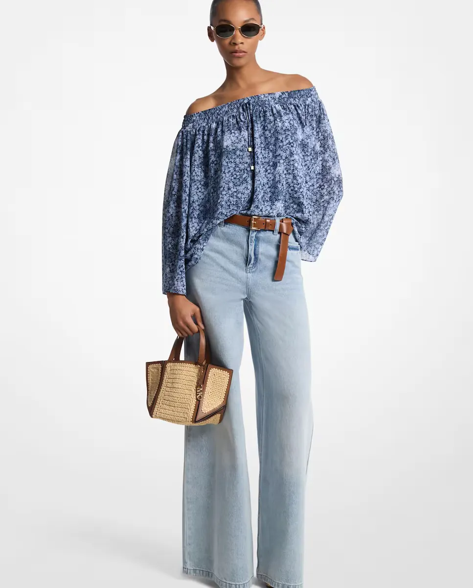 Струящийся женский топ с открытыми плечами Michael Michael Kors, синий
Струящийся женский топ с открытыми плечами Michael Michael Kors, синий