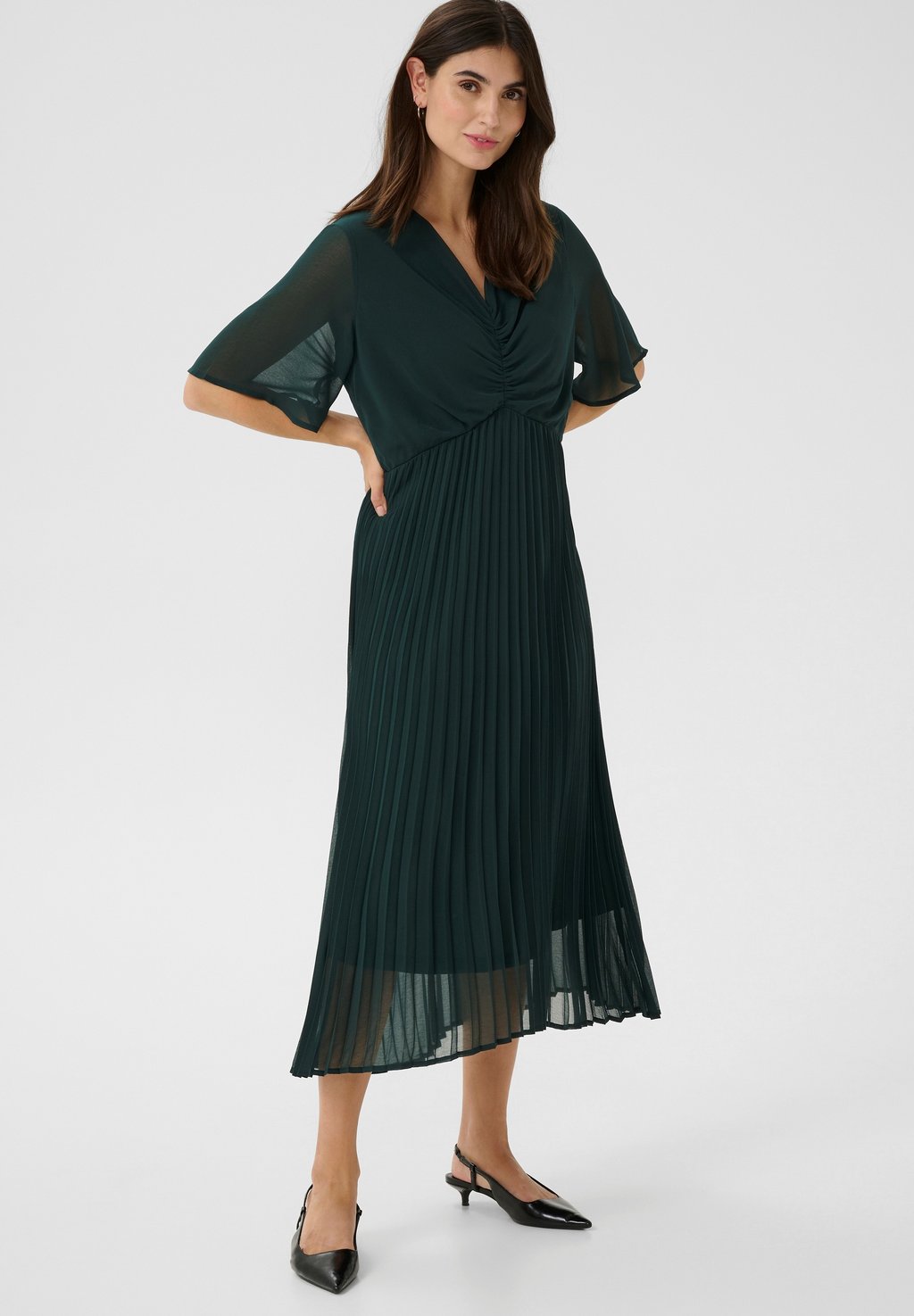 Платье CUALVIA CHEILA VN PLISSE Culture, темно-зеленый
Платье CUALVIA CHEILA VN PLISSE Culture, темно-зеленый