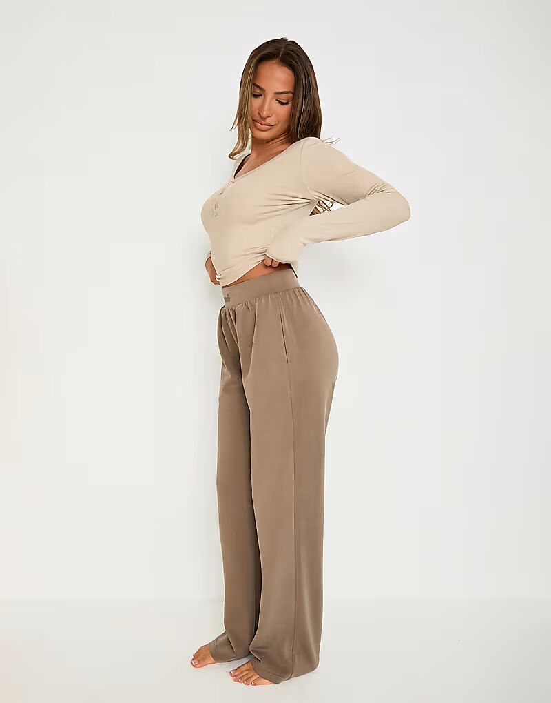 Мягкие расклешенные джоггеры Sunde цвета мокко Sundé
Мягкие расклешенные джоггеры Sunde цвета мокко Sundé