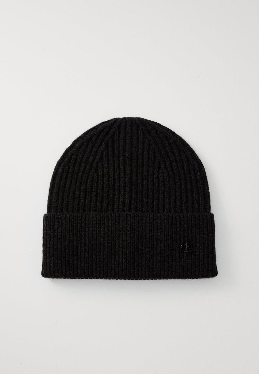 Шапка Calvin Klein MONOGRAM HARDWARE UNISEX, Black
Шапка Calvin Klein MONOGRAM HARDWARE UNISEX, Black
