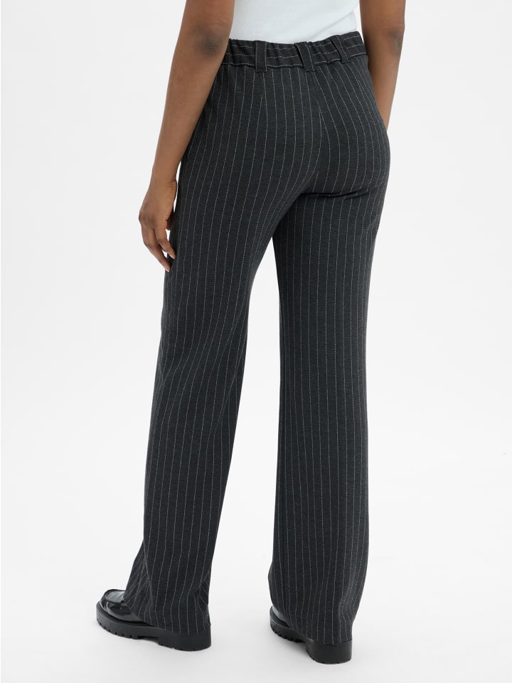 Брюки антрацитового цвета Marie Lund
Брюки антрацитового цвета Marie Lund