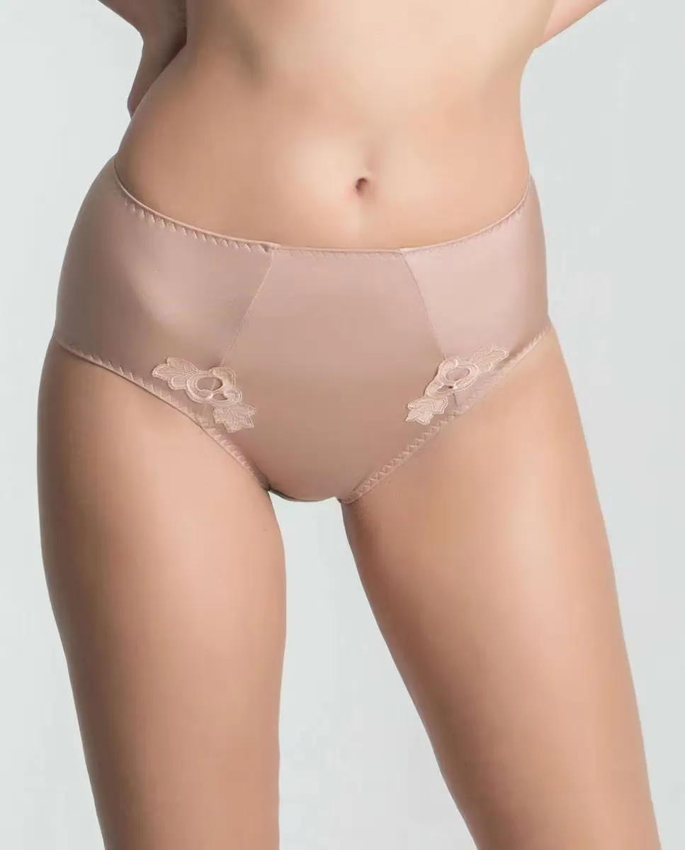 Трусики Hedona с вышивкой Chantelle, цвет Nude
Трусики Hedona с вышивкой Chantelle, цвет Nude