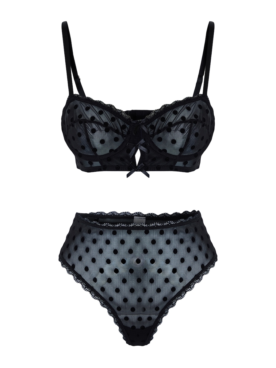 Комплекты нижнего белья Балконет Trendyol, черный
Комплекты нижнего белья Балконет Trendyol, черный
