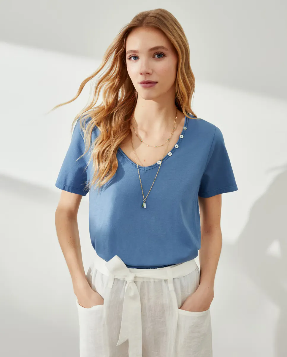Женская футболка с V-образным вырезом и застежкой на пуговицы Southern Cotton, цвет 400 Azul
Женская футболка с V-образным вырезом и застежкой на пуговицы Southern Cotton, цвет 400 Azul