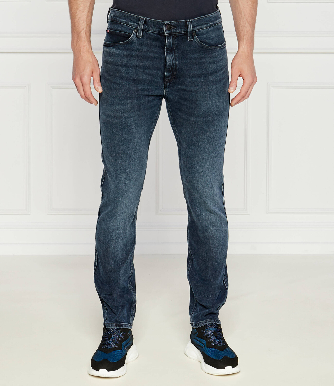 Джинсы HUGO Slim Fit, темно-синий
Джинсы HUGO Slim Fit, темно-синий