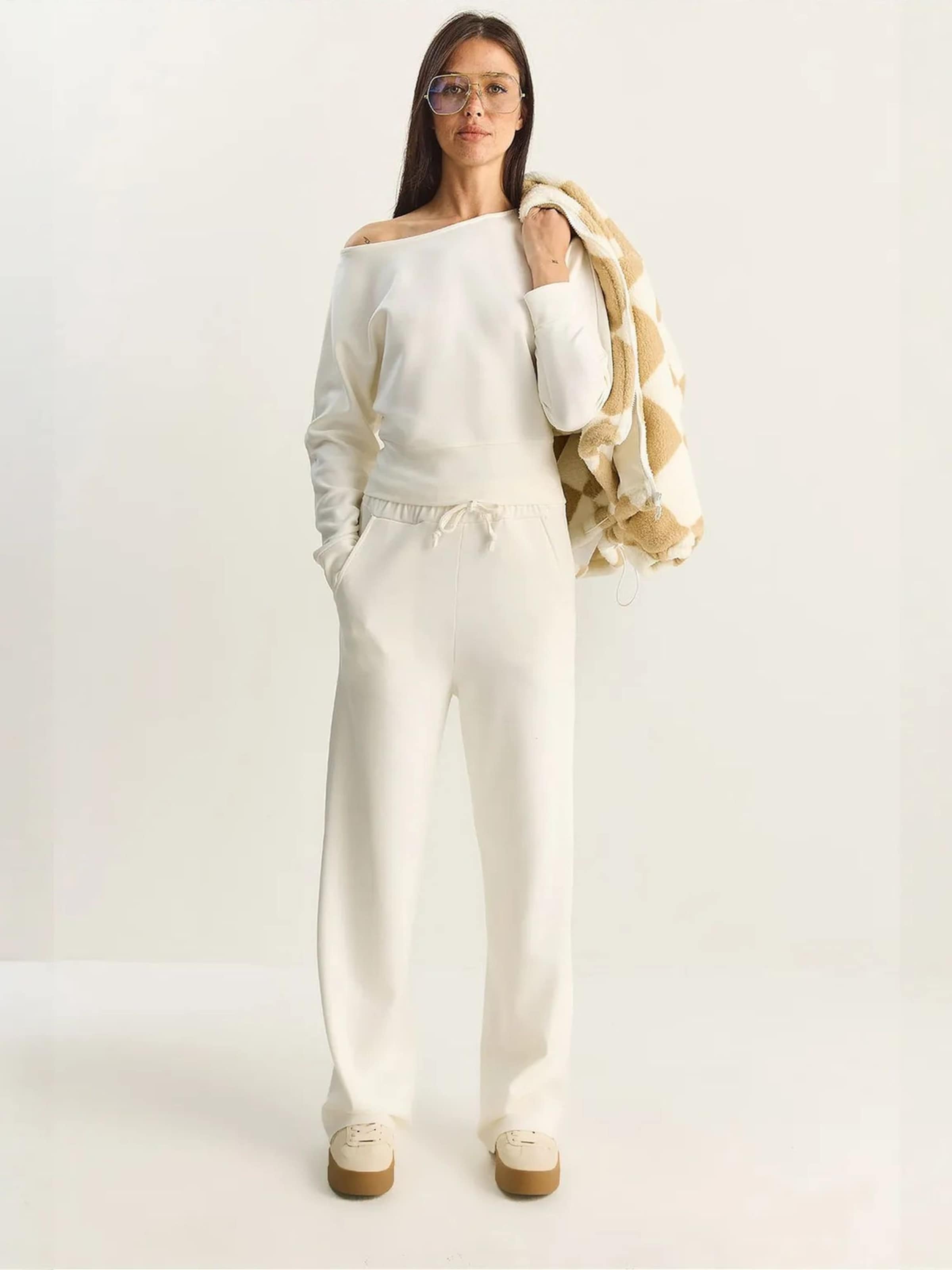 Bianco Lucci Домашняя одежда в бежевом цвете
Bianco Lucci Домашняя одежда в бежевом цвете