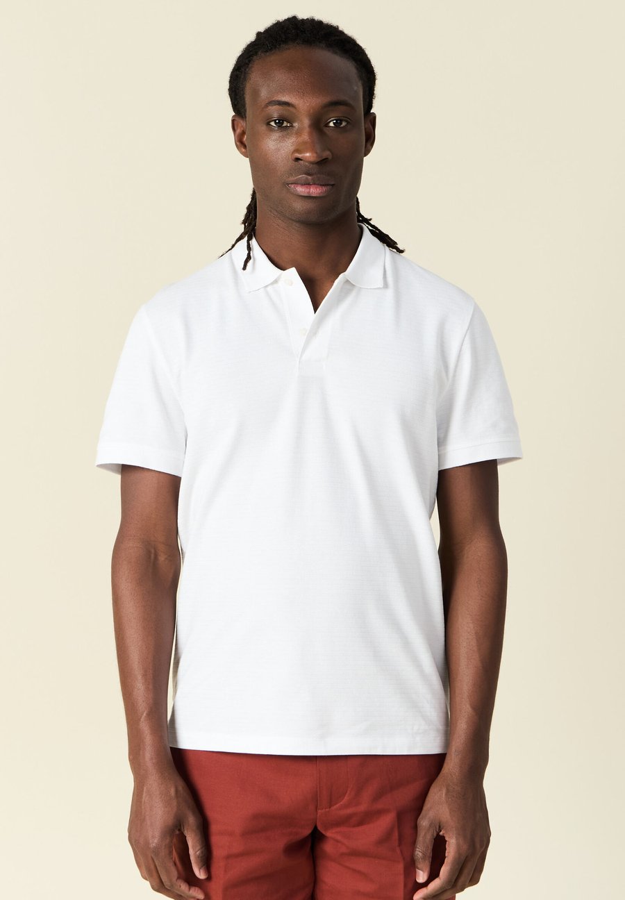 Поло BONOBO Jeans UMWELTFREUNDLICHES, Blanc/White
Поло BONOBO Jeans UMWELTFREUNDLICHES, Blanc/White