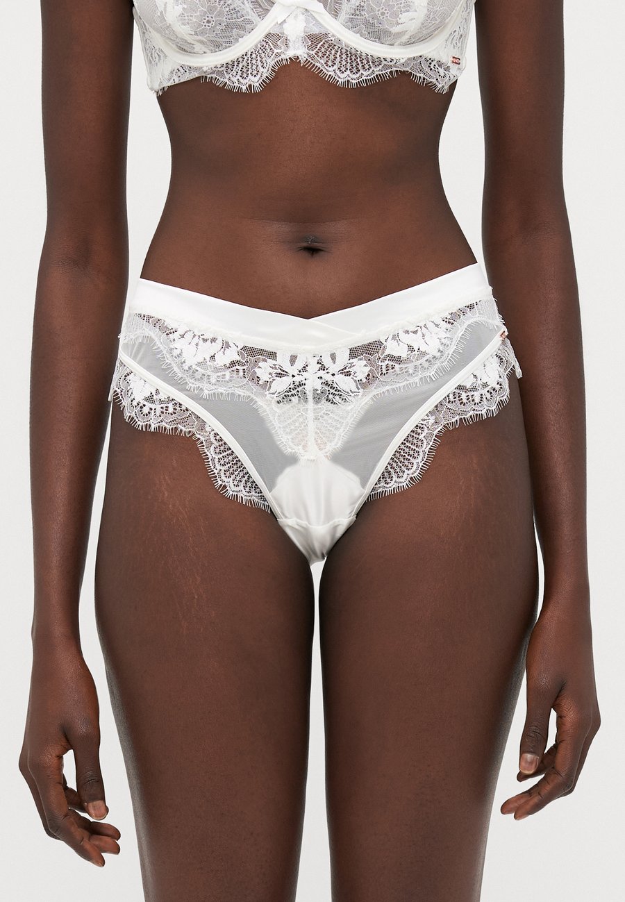 Брифы Hunkemöller TIAH BRAZILIAN, Off White/White
Брифы Hunkemöller TIAH BRAZILIAN, Off White/White
