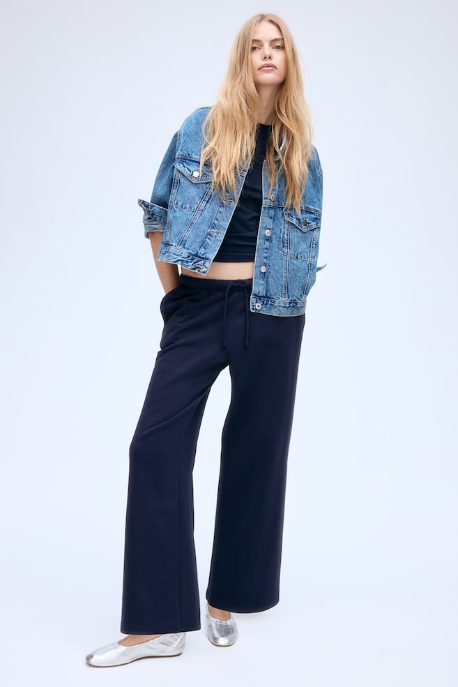 Широкие спортивные штаны H&M, синий
Широкие спортивные штаны H&M, синий