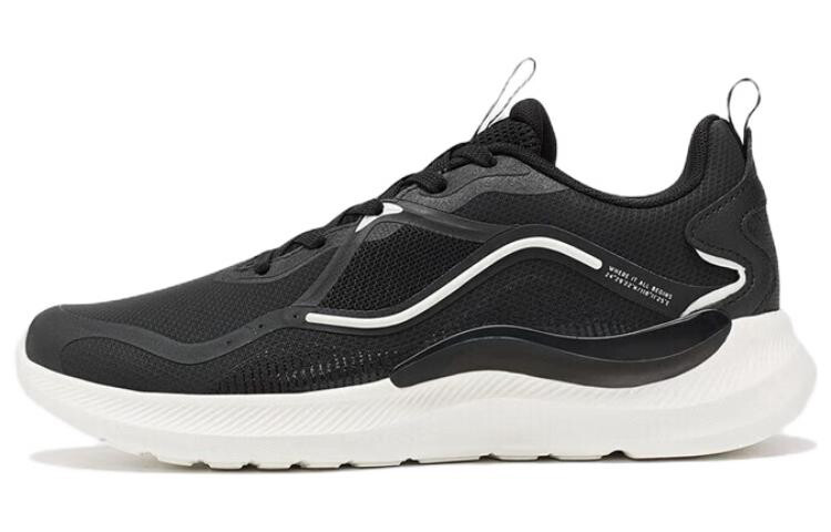 Кроссовки женские с низким верхом, черные/белые Xtep
Кроссовки женские с низким верхом, черные/белые Xtep