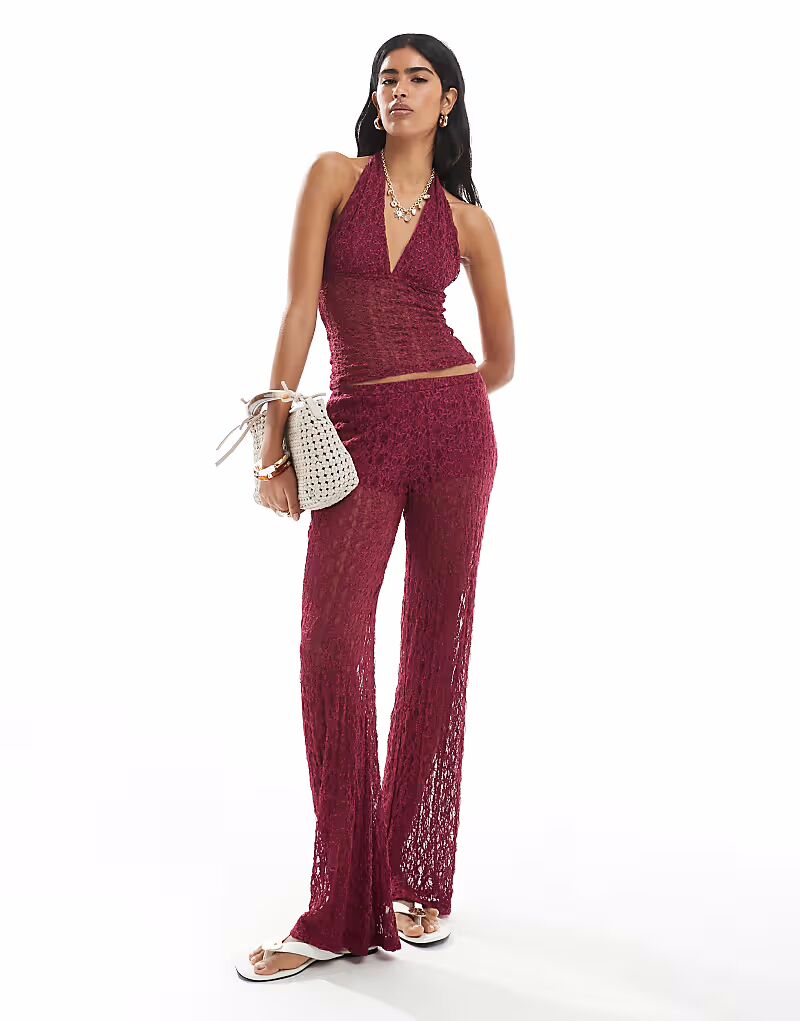 Широкие брюки из кружева бордового цвета Pull&Bear
Широкие брюки из кружева бордового цвета Pull&Bear