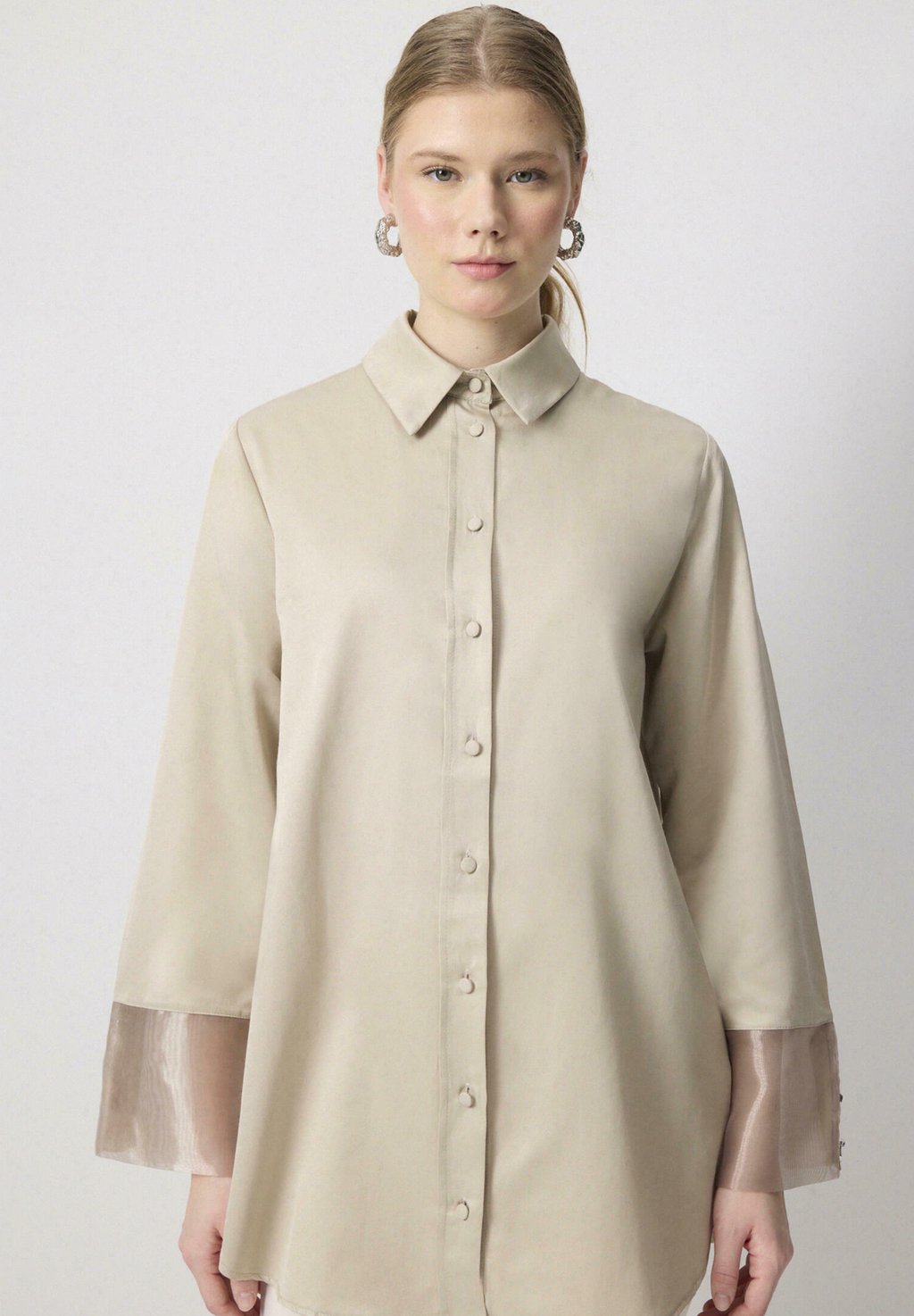 Блузка на пуговицах ORGANZA CUFFED Touché Privé, коричневый
Блузка на пуговицах ORGANZA CUFFED Touché Privé, коричневый