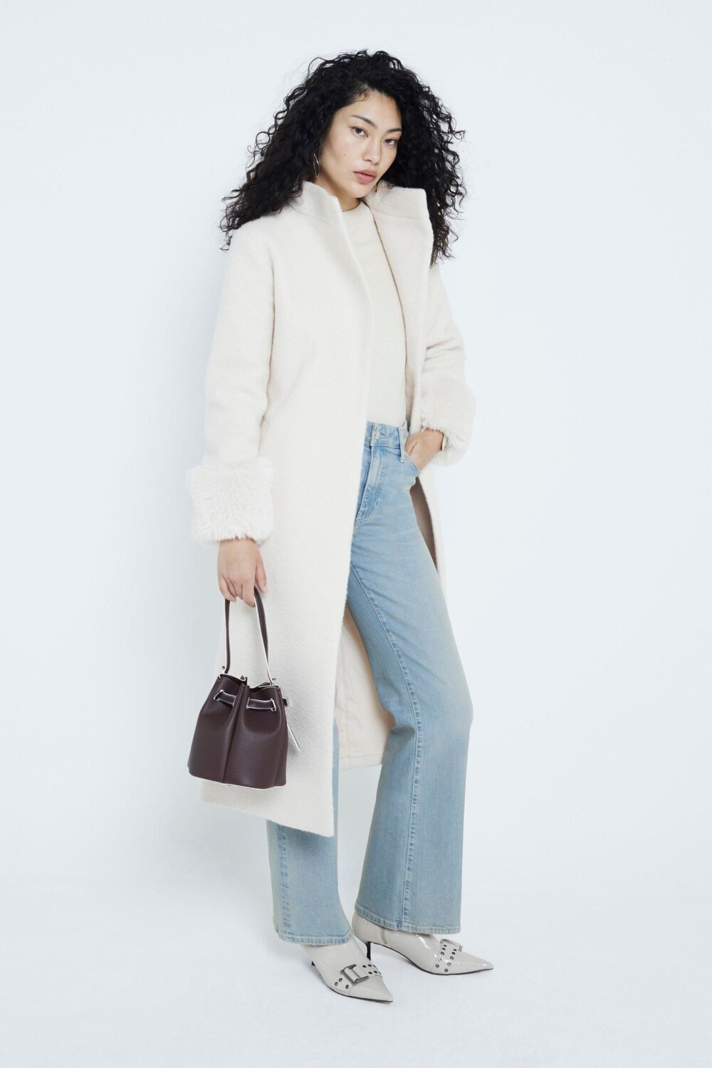 Пальто из вареной шерсти с манжетами из искусственного меха River Island, бежевый
Пальто из вареной шерсти с манжетами из искусственного меха River Island, бежевый