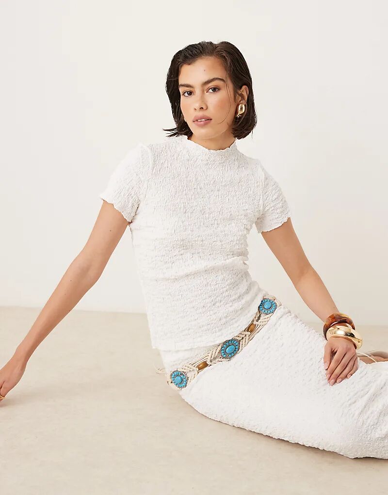 Футболка AWARE с текстурированной кромкой салата белого цвета
Футболка AWARE с текстурированной кромкой салата белого цвета