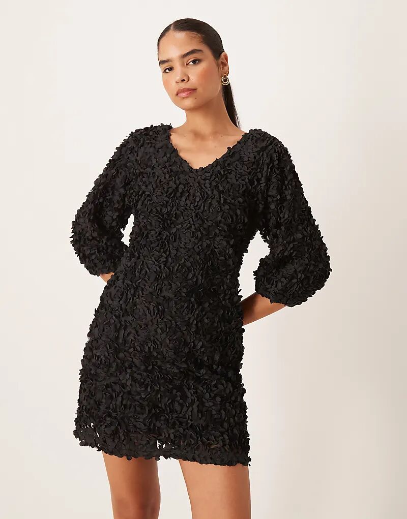 Мини-платье Vila с 3D-цветочной аппликацией черного цвета
Мини-платье Vila с 3D-цветочной аппликацией черного цвета