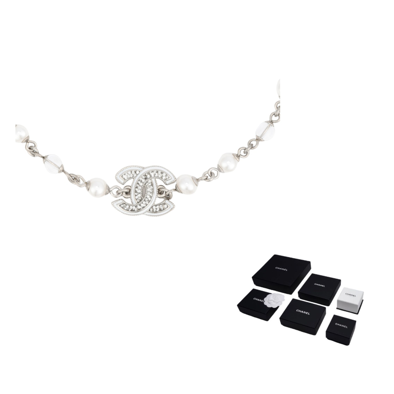 CHANEL Женские ожерелья Silver/White
CHANEL Женские ожерелья Silver/White