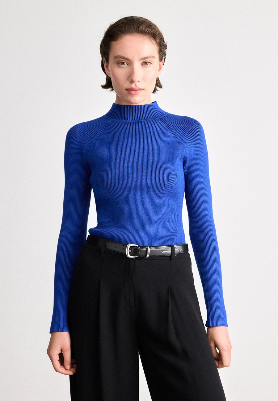 Джемпер Calvin Klein Jeans SNOWY PLAITED LONG SLEEVE , Blue/Black/Blue
Джемпер Calvin Klein Jeans SNOWY PLAITED LONG SLEEVE , Blue/Black/Blue