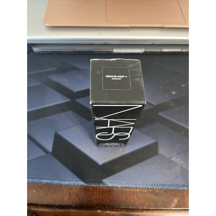 Nars Soft Matte Complete Foundation MACAO Medium-Deep 4, 45 мл, 1,5 унции.
Nars Soft Matte Complete Foundation MACAO Medium-Deep 4, 45 мл, 1,5 унции.