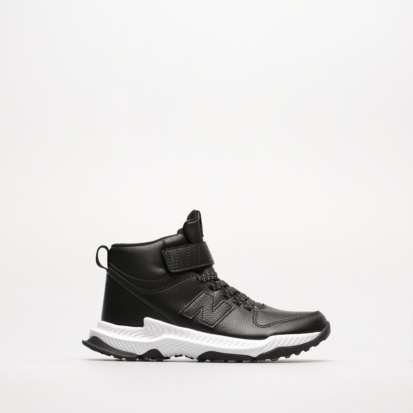 Кроссовки высокие New Balance 800, черный
Кроссовки высокие New Balance 800, черный